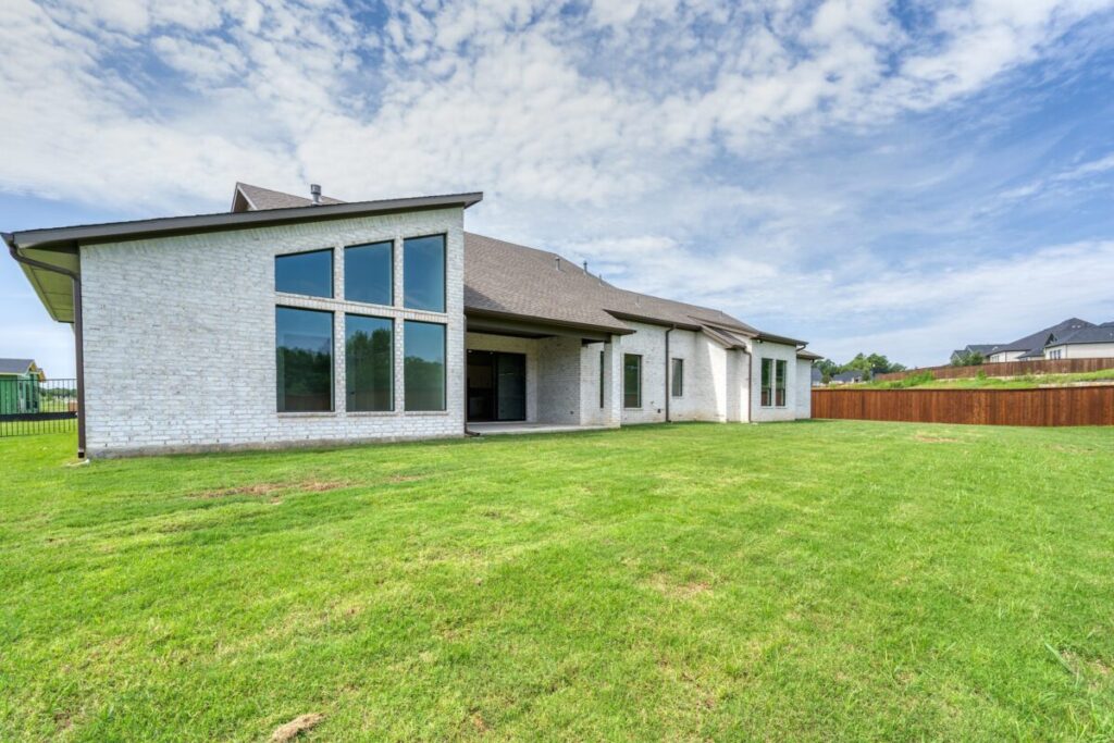 190 Dundee Ct, Argyle