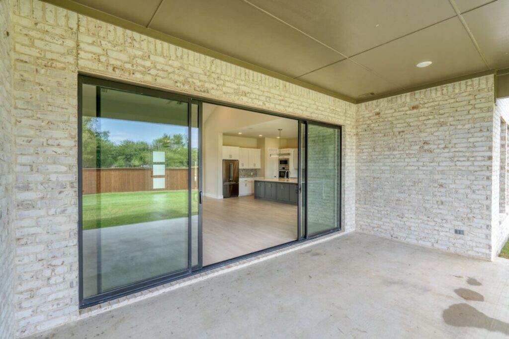 190 Dundee Ct, Argyle