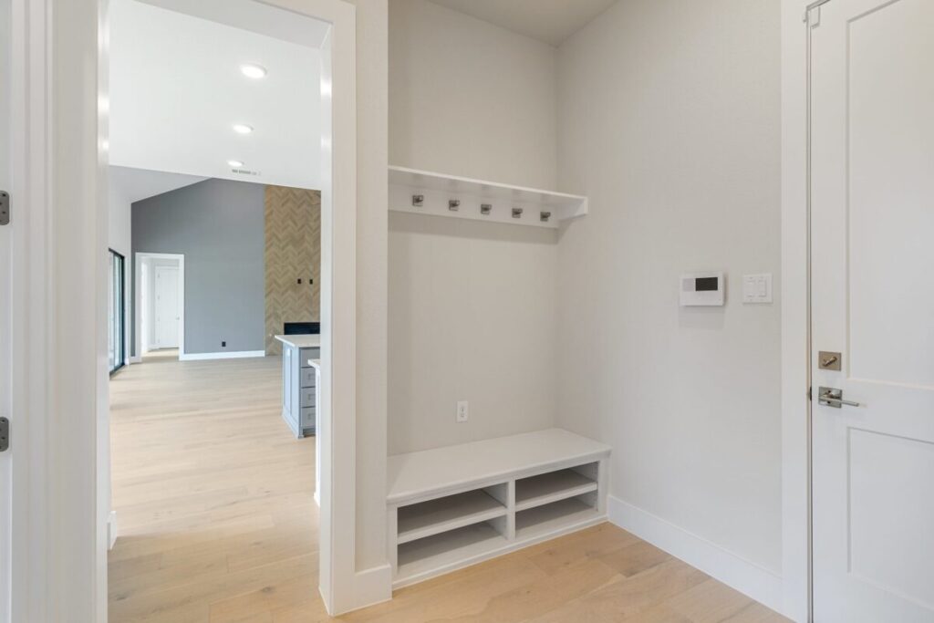 190 Dundee Ct, Argyle