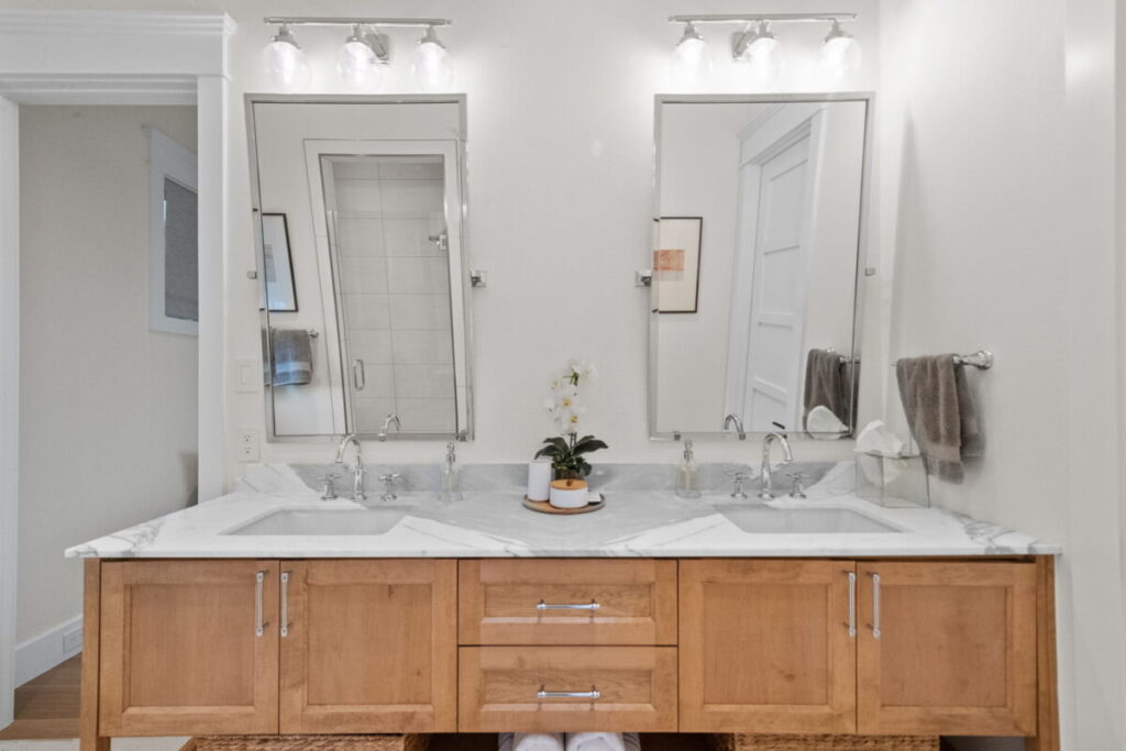 Hill Country Glam, Westlake