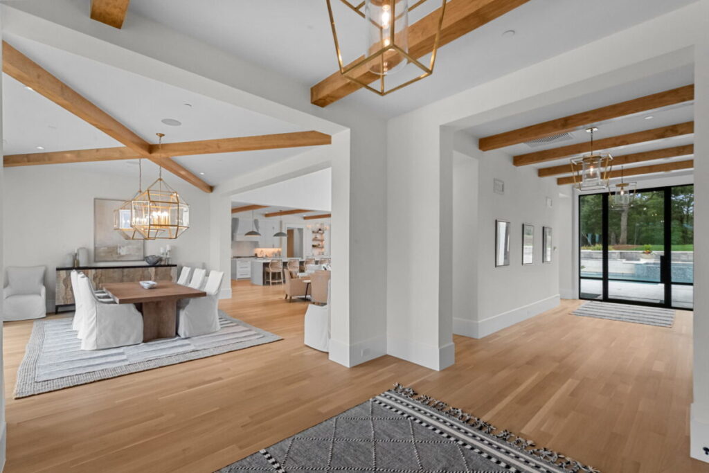 Hill Country Glam, Westlake