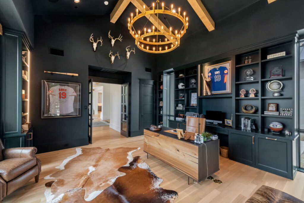 Hill Country Glam, Westlake