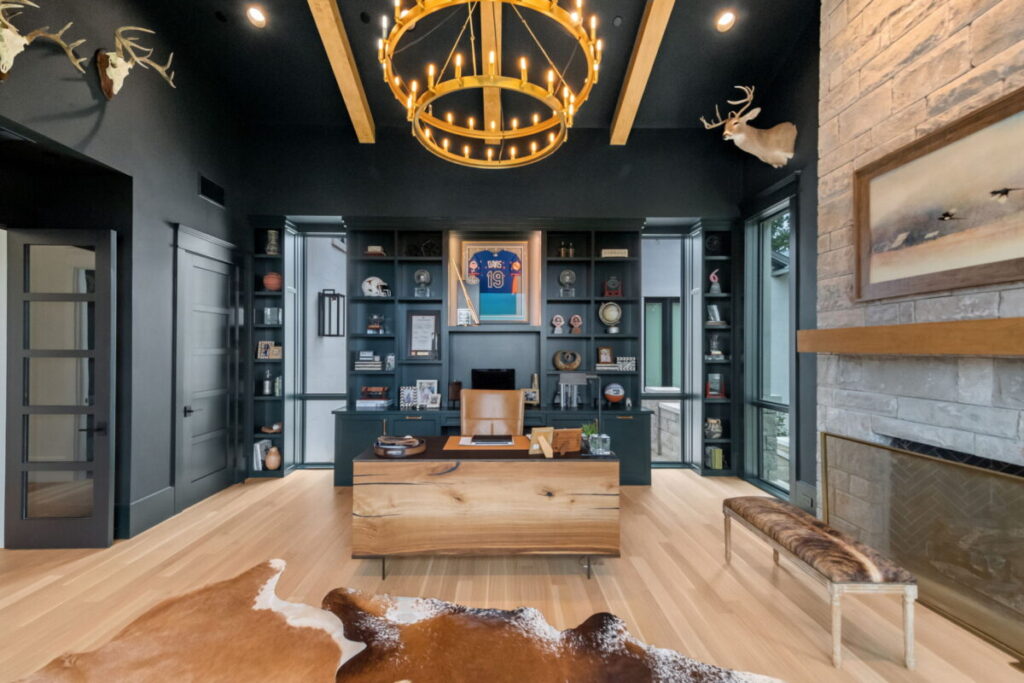 Hill Country Glam, Westlake