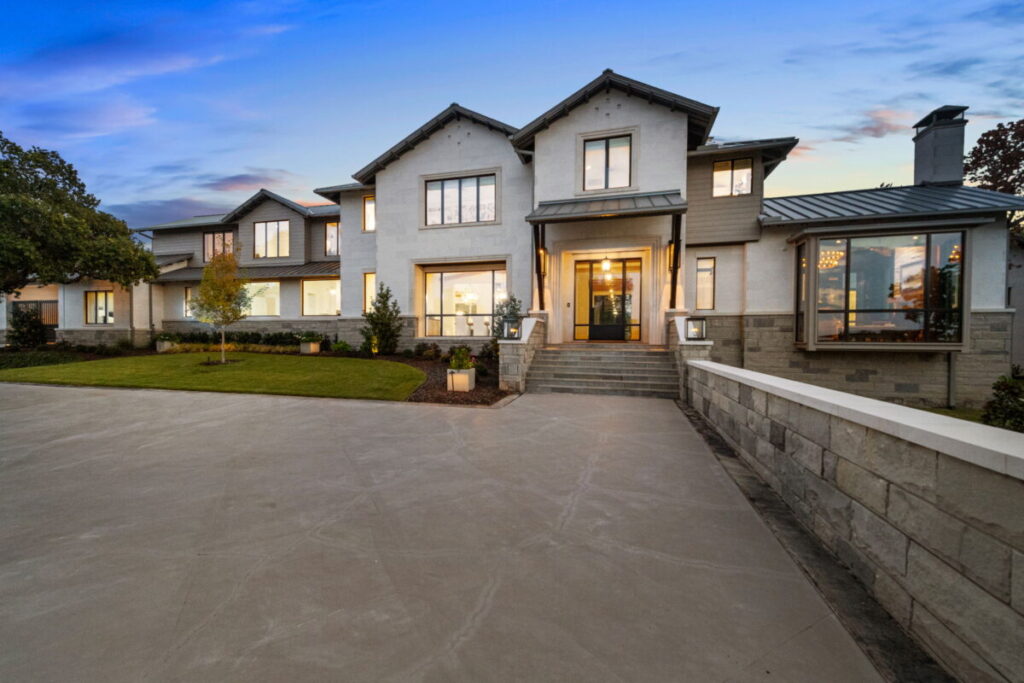 Hill Country Glam, Westlake