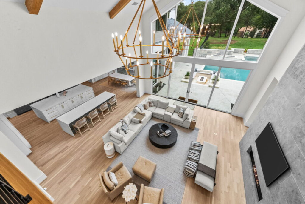 Hill Country Glam, Westlake