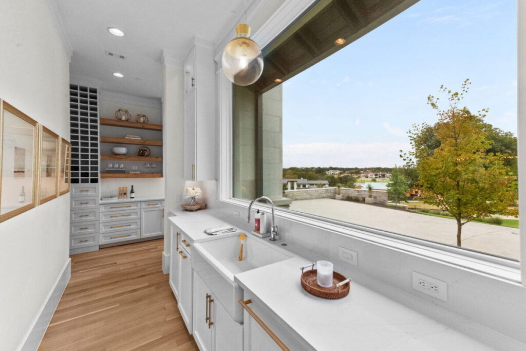 Hill Country Glam, Westlake