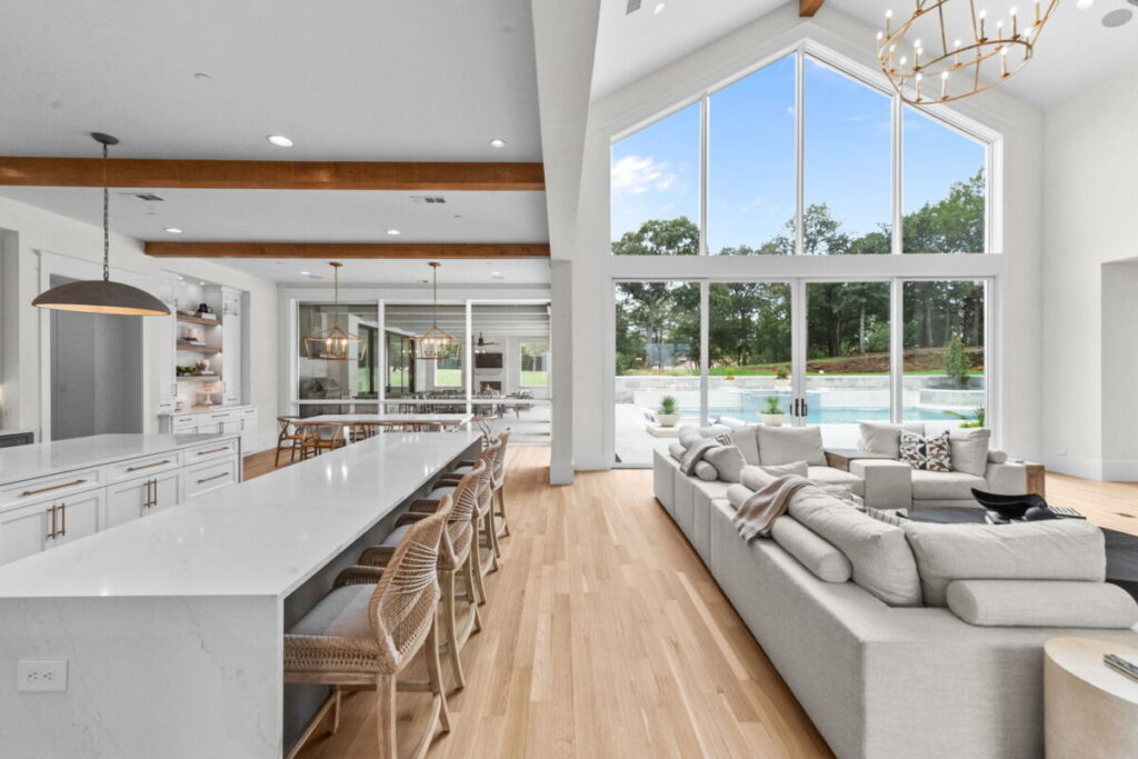 Hill Country Glam, Westlake