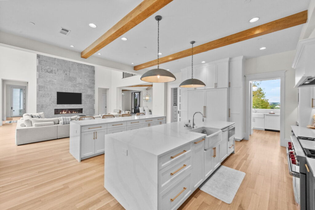 Hill Country Glam, Westlake