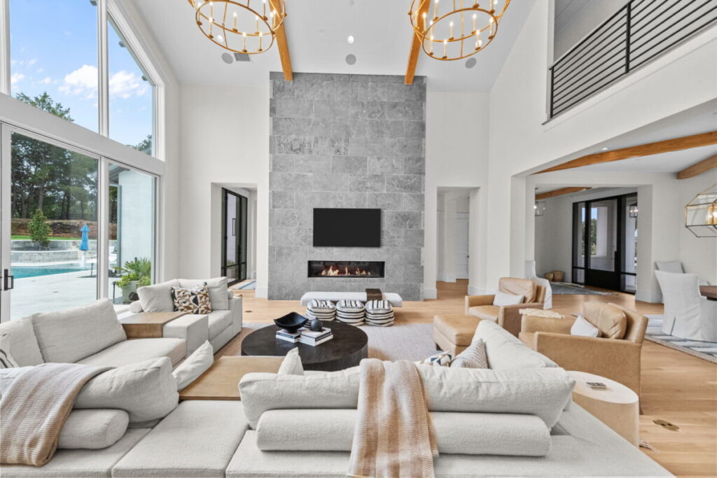 Hill Country Glam, Westlake