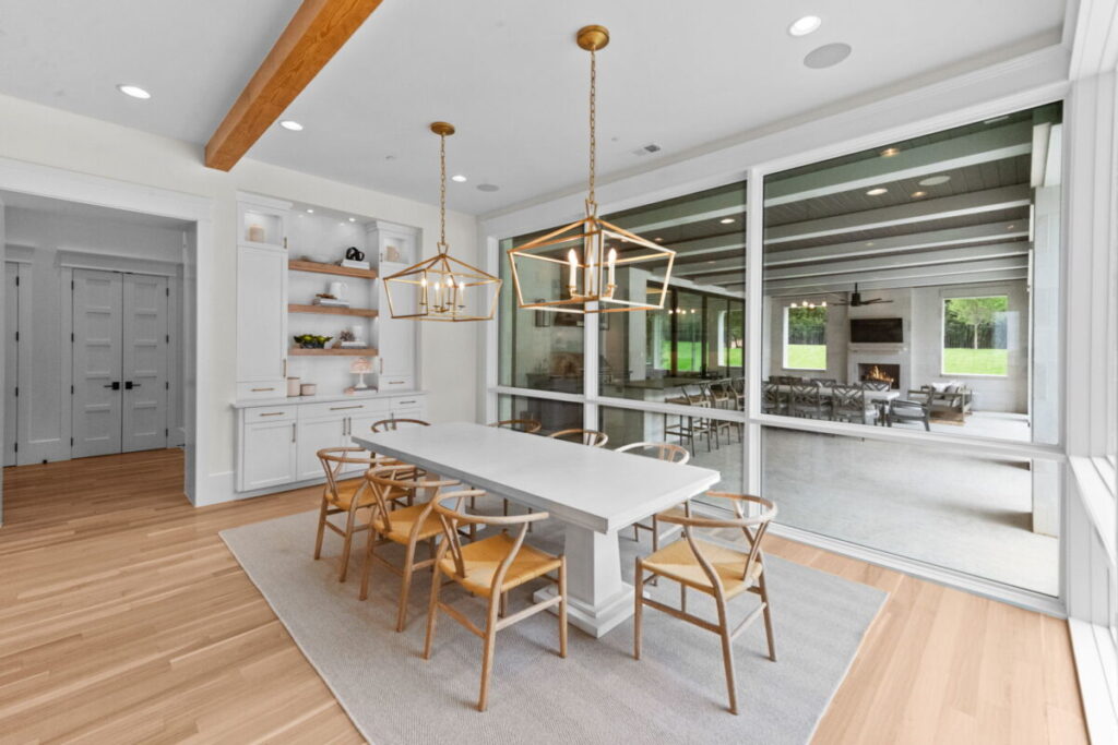 Hill Country Glam, Westlake