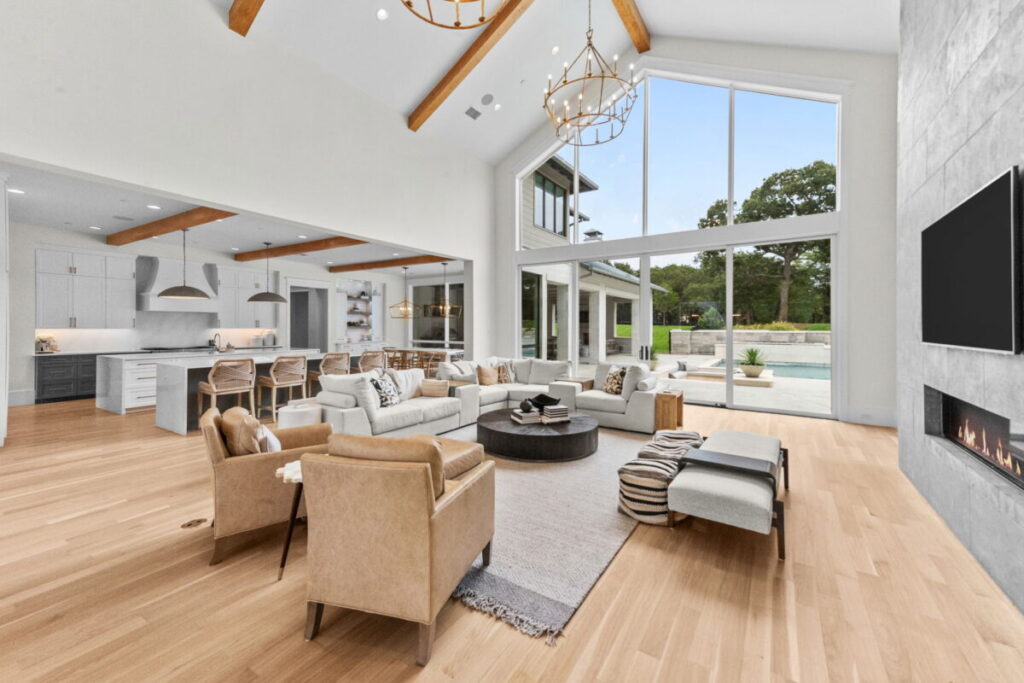 Hill Country Glam, Westlake