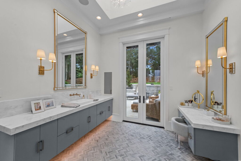 Hill Country Glam, Westlake