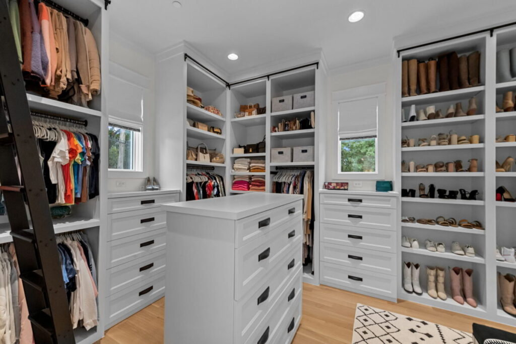 Hill Country Glam, Westlake