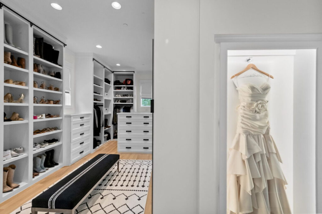 Hill Country Glam, Westlake