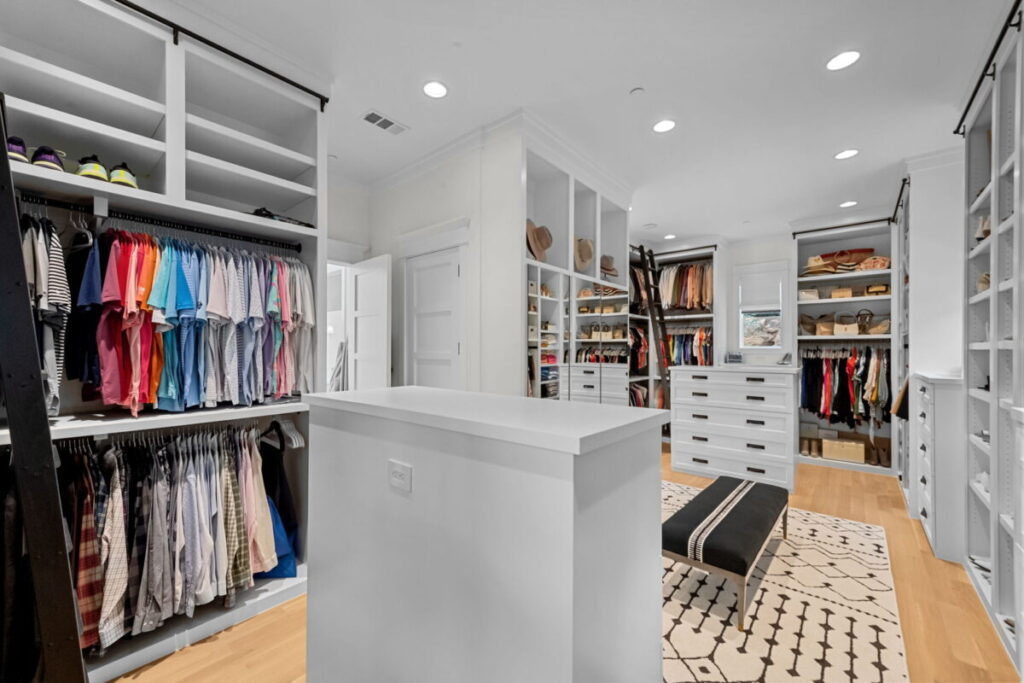 Hill Country Glam, Westlake