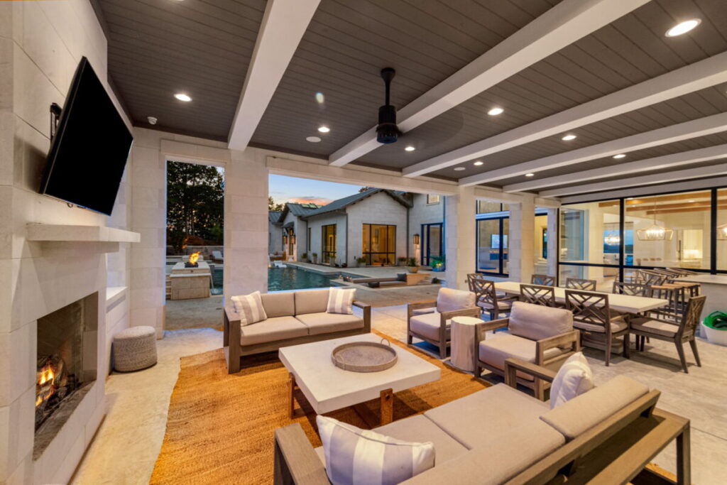 Hill Country Glam, Westlake