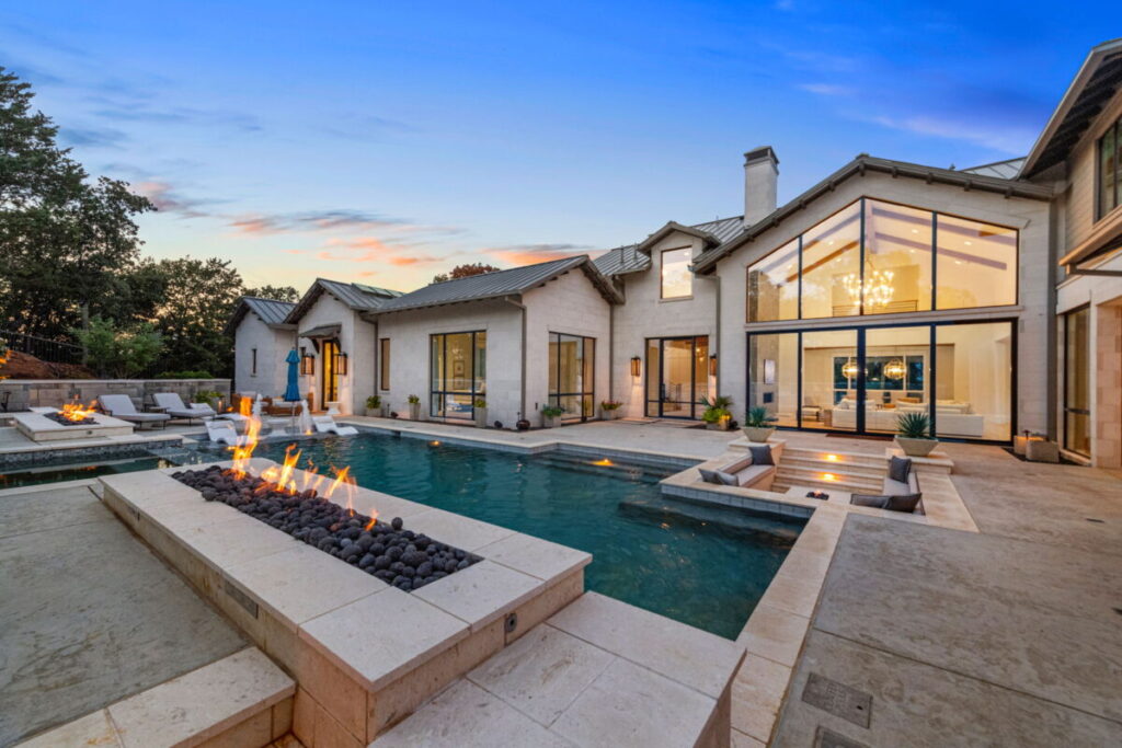 Hill Country Glam, Westlake