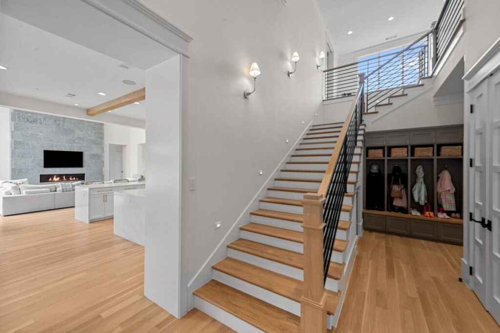 Hill Country Glam, Westlake