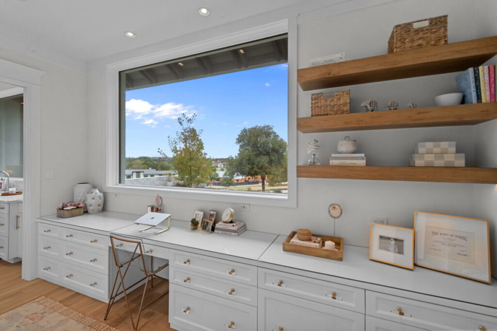 Hill Country Glam, Westlake