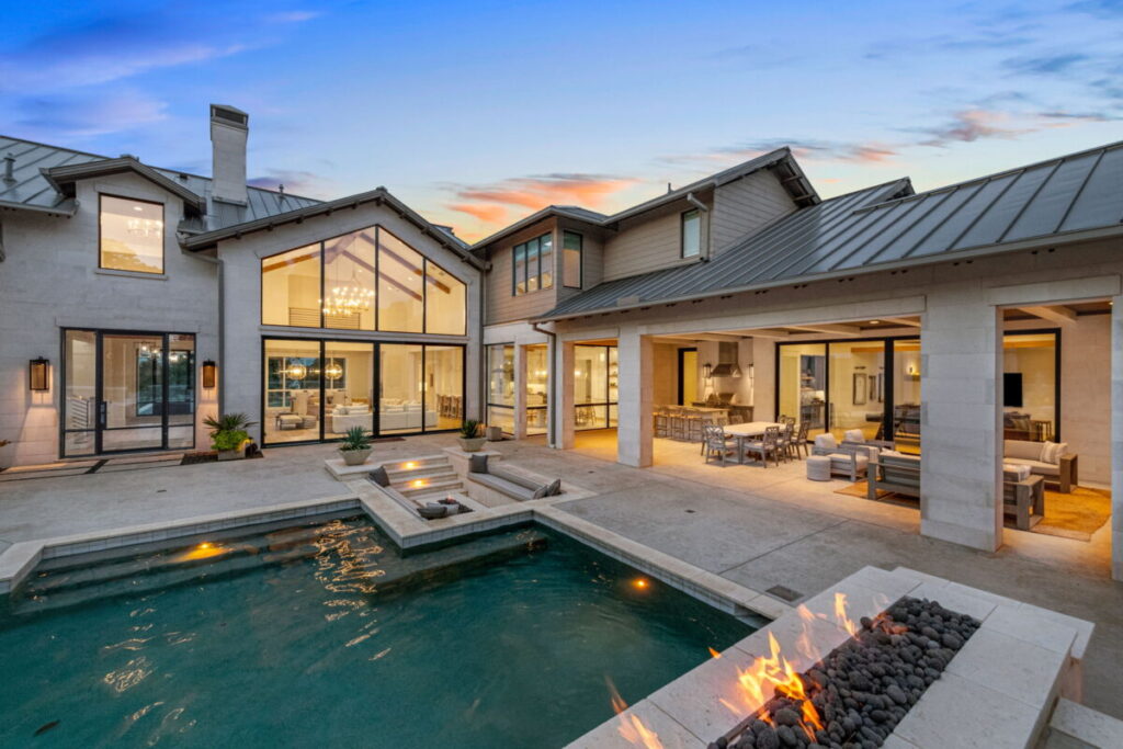 Hill Country Glam, Westlake