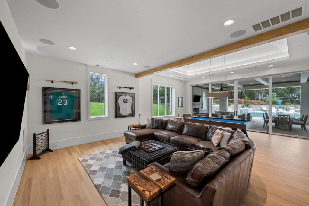 Hill Country Glam, Westlake