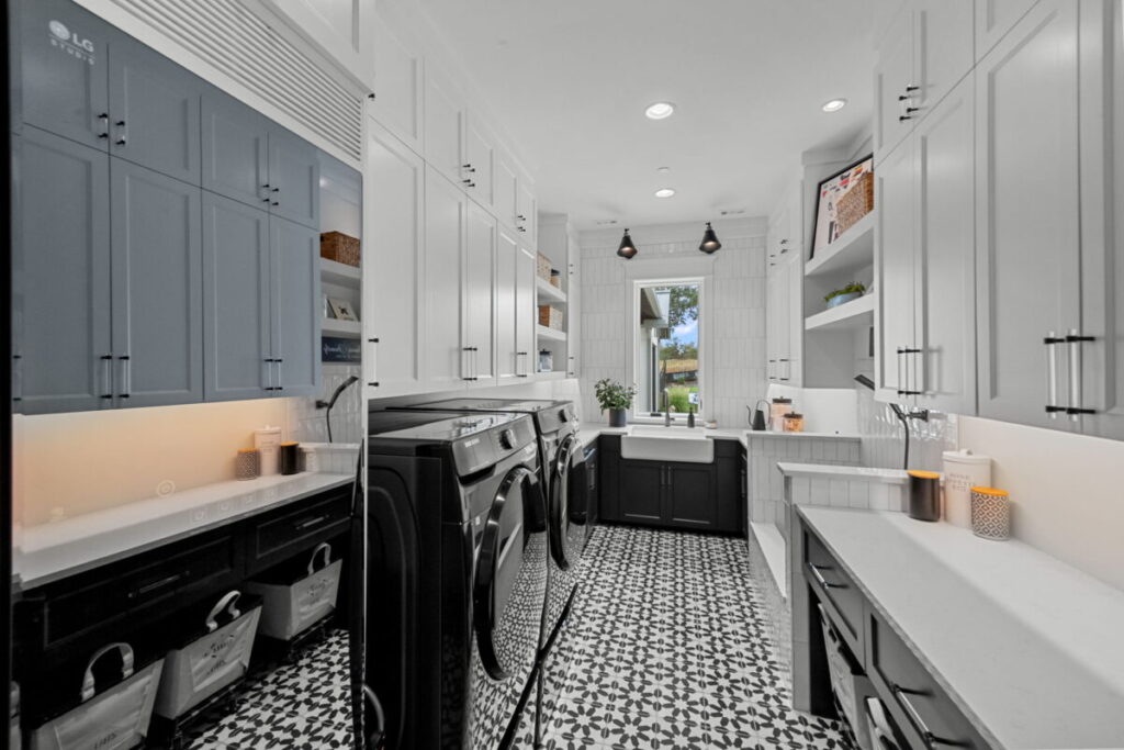 Hill Country Glam, Westlake